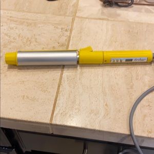 Drybar curling iron